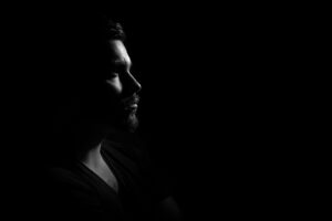 新卒の男が一人暮らしで感じる不安と家事の解決法は？
